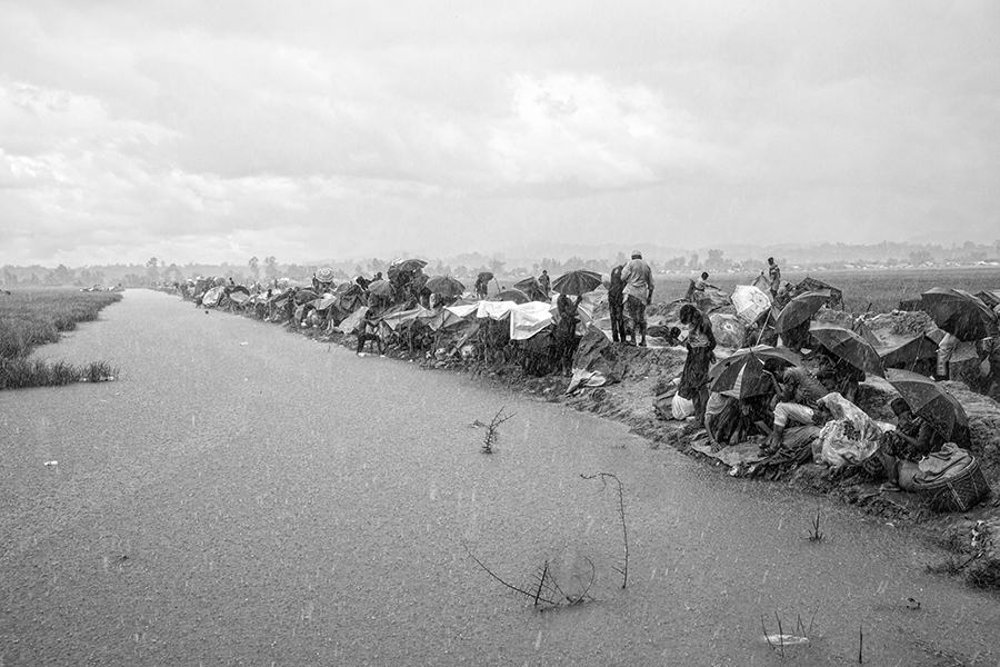 Under the rainstorm - Rohingya's exodus