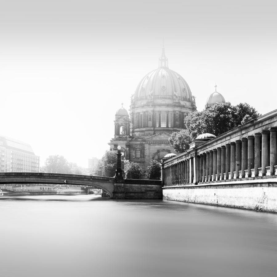 Berlin, Dom im Nebel