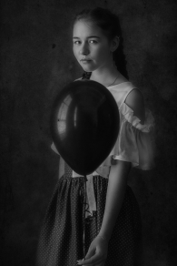 Girl with baloon