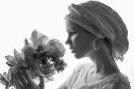 Kosarkova-Olga_Girl with flowers